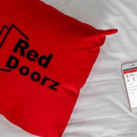Reddoorz Near Jalan Jendral Sudirman Manado Hotell Eksteriør bilde