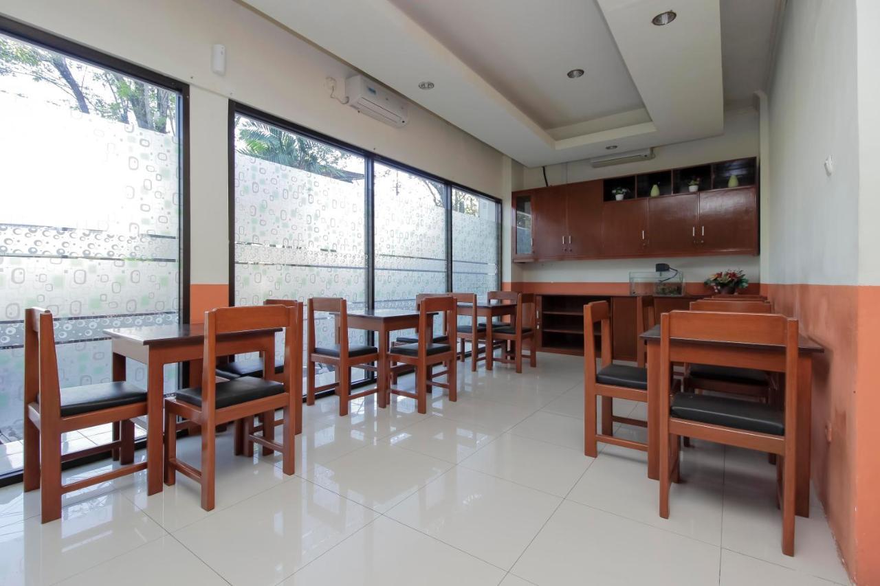 Reddoorz Near Jalan Jendral Sudirman Manado Hotell Eksteriør bilde