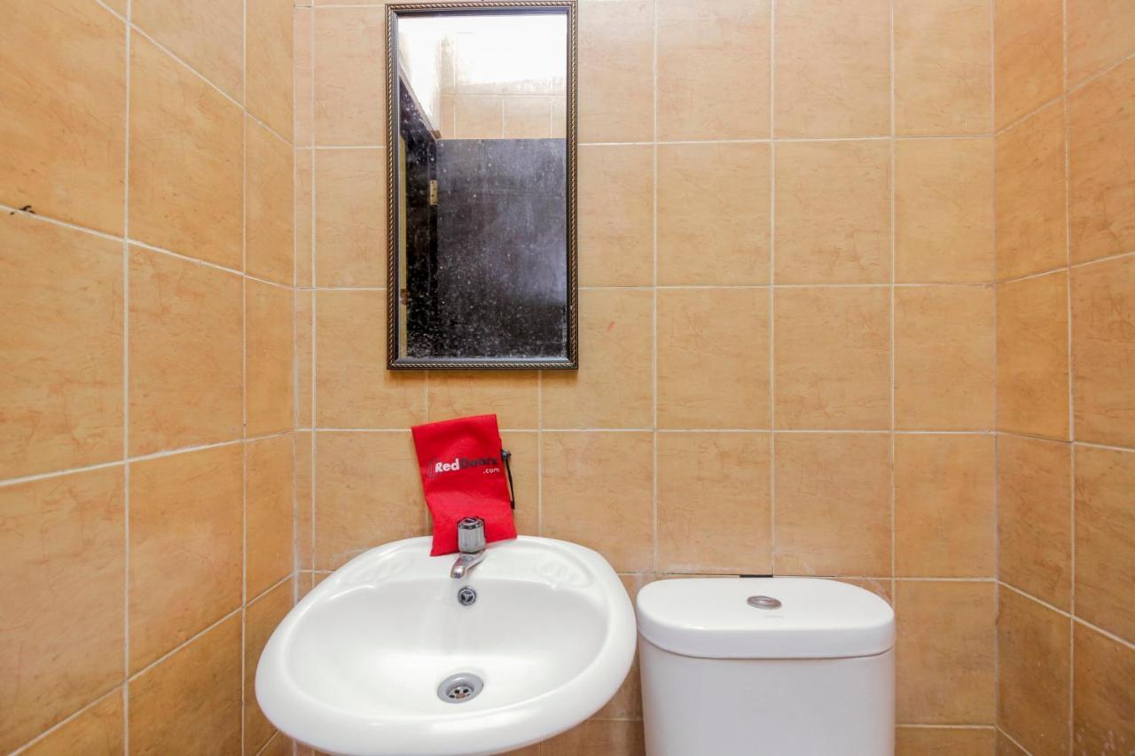 Reddoorz Near Jalan Jendral Sudirman Manado Hotell Eksteriør bilde