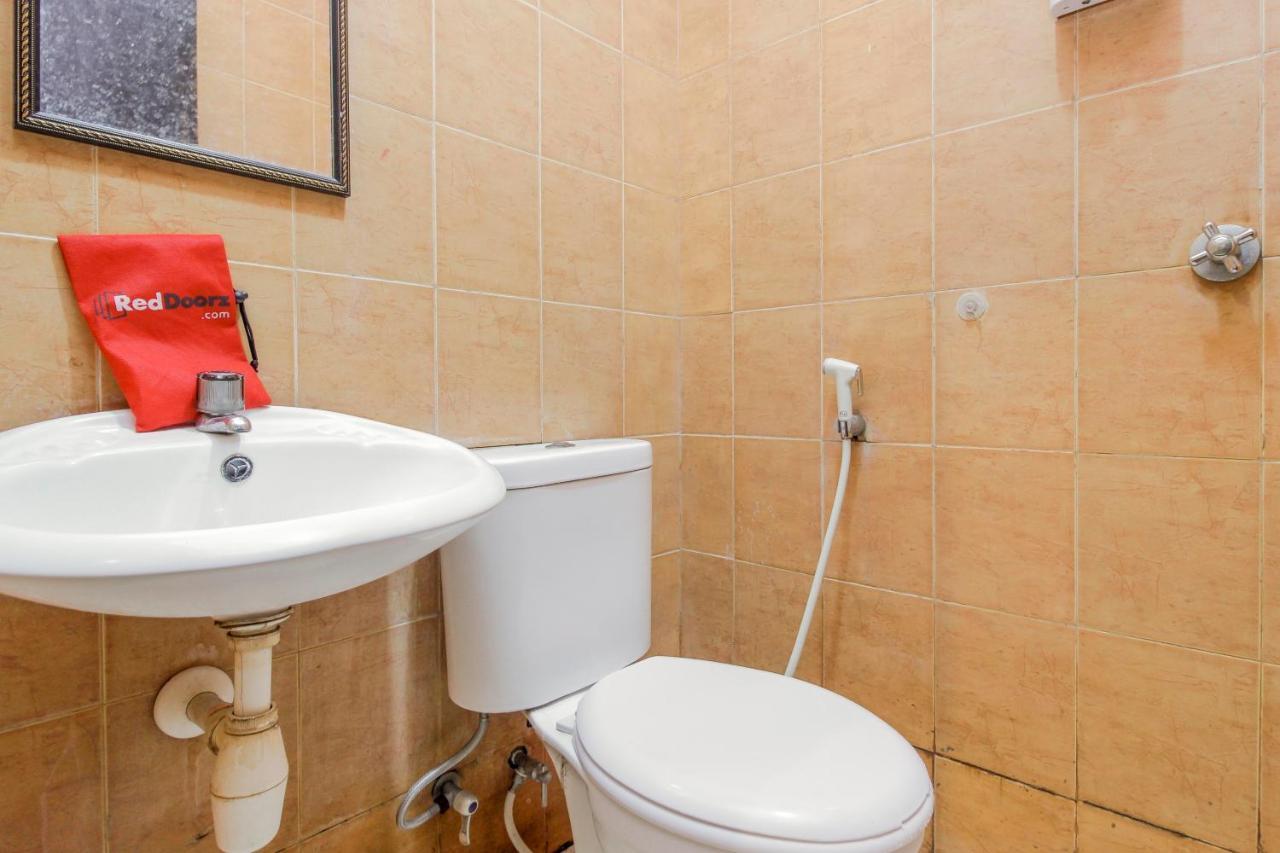 Reddoorz Near Jalan Jendral Sudirman Manado Hotell Eksteriør bilde