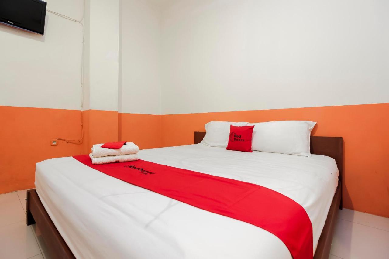 Reddoorz Near Jalan Jendral Sudirman Manado Hotell Eksteriør bilde