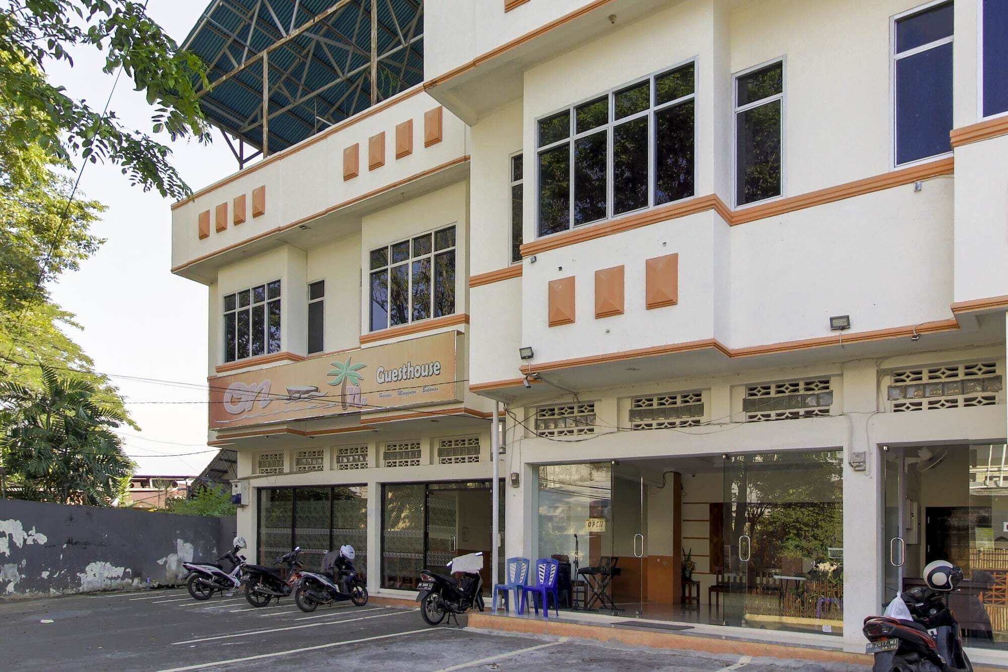 Reddoorz Near Jalan Jendral Sudirman Manado Hotell Eksteriør bilde